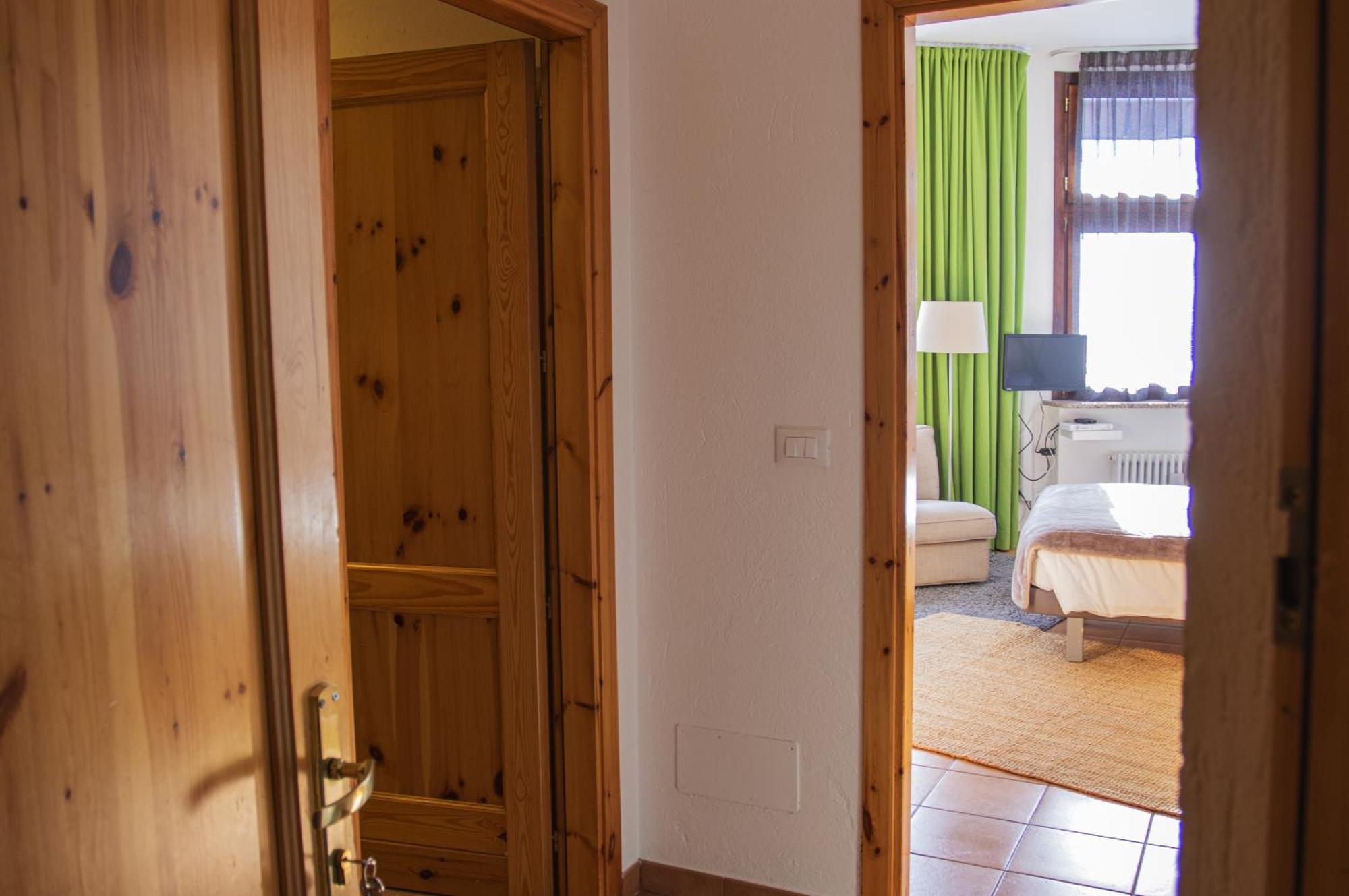 Base Camp Alpine Apartments Breuil-Cervinia Habitación foto